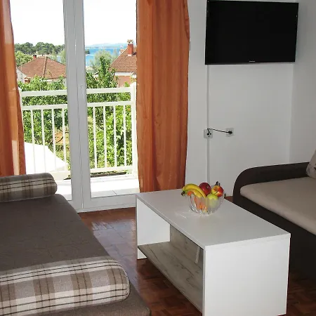 Apartments Niksa Petrcane Rum bild